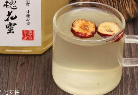 槐花蜜能治便秘吗 有润肠通便的效果 槐花蜜能治便秘吗 有润肠通便的效果