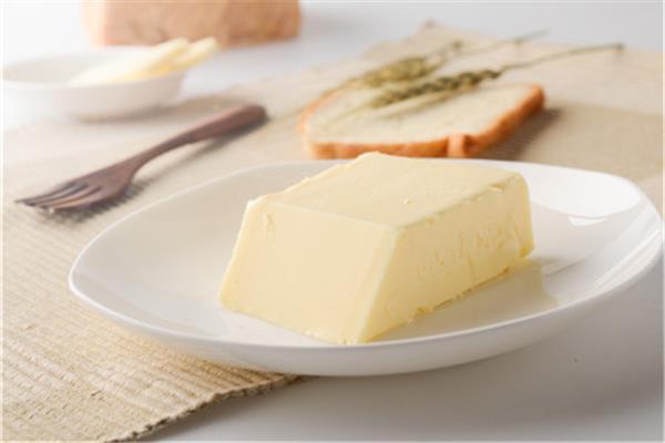 黄油可以炒菜吃吗 黄油可以做什么美食 黄油可以炒菜吃吗 黄油可以做什么美食