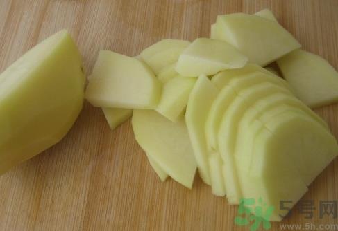 土豆变软了还能吃吗?土豆变软了可以吃吗? 土豆变软了还能吃吗?土豆变软了可以吃吗?