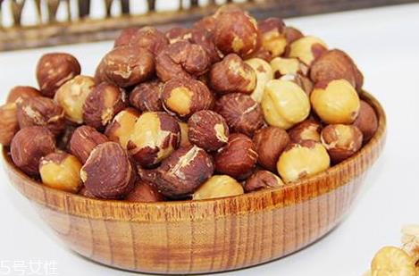 微波炉可以烤榛子吗 简易做法 微波炉可以烤榛子吗 简易做法