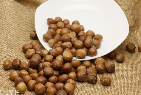 微波炉可以烤榛子吗 简易做法 微波炉可以烤榛子吗 简易做法