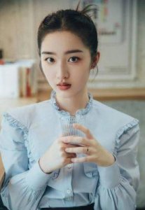 邓恩熙与荣梓杉:从《花少6》看成长与青春的多元探索