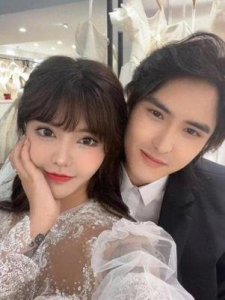 韩安冉首谈四婚经历:历任丈夫背景揭秘