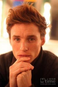 埃迪·雷德梅恩:从剑桥到银幕,他不寻常的演艺生涯