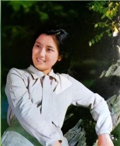 李秀明转行成功背后:从北影金花到薯片大亨的传奇人生