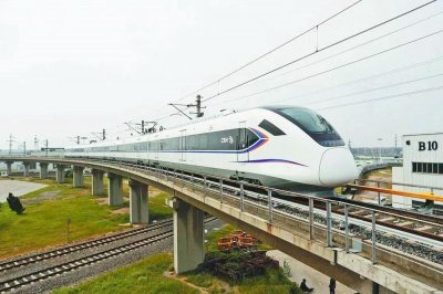 扬州将要建成的一座高铁站,规模为2台6线,建筑面积2.8万平方米