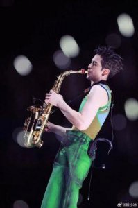 雨神降临!萧敬腾成都演唱会再现“降雨奇迹”,揭秘神秘气象魔力