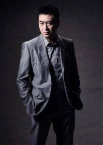 ​张嘉益与王海燕婚变传闻：17年爱情是否真的走到尽头？