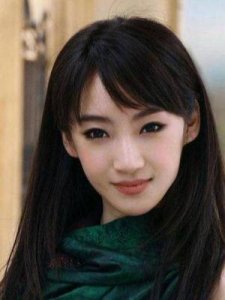 探秘爱新觉罗启星与启笛的血缘关系:两位皇室后裔的娱乐圈传奇