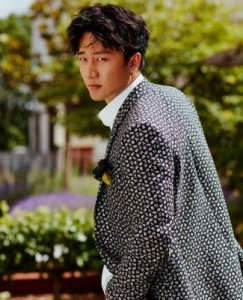 黄轩个人资料及家庭背景揭秘,他的人生经历有哪些精彩瞬间?