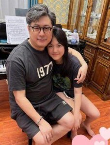 被巴黎晚宴王诗龄惊艳众人,初恋脸不输女星,却提到脚丫子太胖