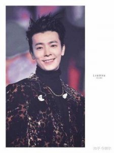 李东海:韩国花美男的单身生活与理想女友标准揭秘