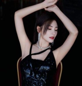 余男低调官宣结婚,度假后重返活动红毯