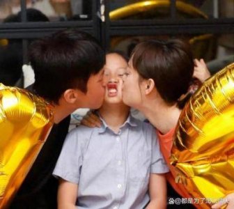 孙俪和邓超为女儿庆祝10岁生日,脸蛋儿被爸妈亲得变形,温馨满满!
