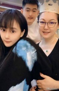 ​赵本山与妻子马丽娟的婚姻故事：从幸福家庭到风波不断