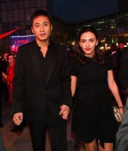 刘烨首次揭秘与谢娜分手真相:爱情与酒精的纠葛