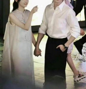 ​当红流量小花闪婚