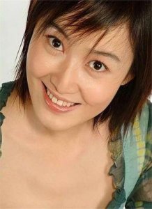 ​李蜜离开央视定居美国：从主持人到陪读妈妈的转变与挑战