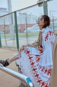 ​张艺上：96年出生的才华横溢女演员，成龙搭档与艰辛成长之路