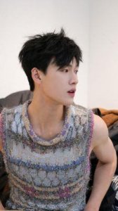 ​李昀锐是否为双胞胎？其童年照片曝光，与哥哥为异卵双胞胎