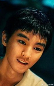 《野孩子》口碑炸裂!王俊凯演绎流浪兄弟情,全网泪目共鸣!