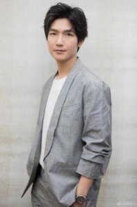 陈楚生:无人敢惹的神秘富二代,揭秘其家庭背景