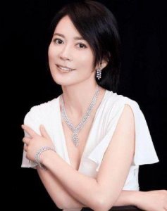 俞飞鸿:53岁未婚,有固定伴侣,女性生命不应仅限于爱情