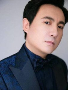 【赵丽颖获百花奖?迪丽热巴私生活?马頔恋情曝光?小艺人签约经纪公司?请教