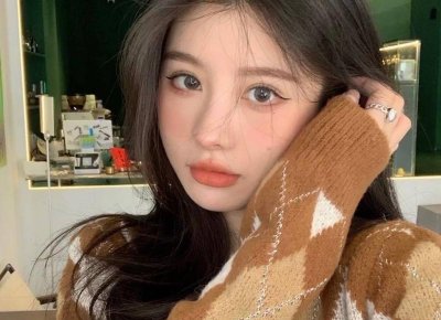 女儿去相亲第一天就跟对方去戏水,跟在一旁的父亲:他们相见恨晚