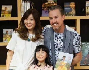 黄嘉千与夏克立宣布离婚,女方曾自曝遭受家暴