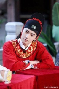 7月热播剧男神强势回归!杨洋演绎制服魅力,肖战诠释皇权富贵,龚俊展露王者