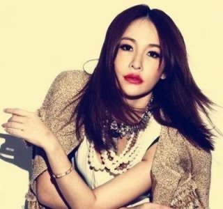 没想到,44岁萧亚轩竟走到了如今,网友:纵欲过度的代价