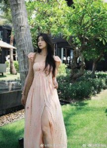 贾青的感情经历被曝光,她的现任丈夫是谁呢?