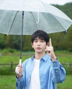 彭昱畅公开恋情后与女嘉宾保持距离,与张子枫的关系似乎有所改变