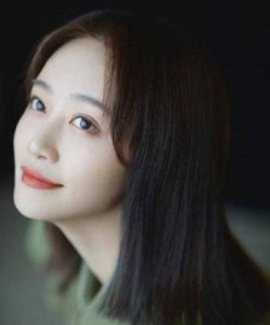 蓝盈莹的家庭背景如何?让我们一起了解她的个人资料吧!