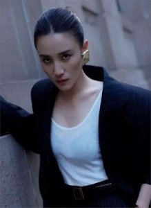 扮演张桂梅,43岁宋佳再现经典角色,再度引发观众惊叹!