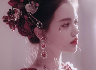 ​女生暗示你追她的表现有什么？有这3种表现就可以主动起来了