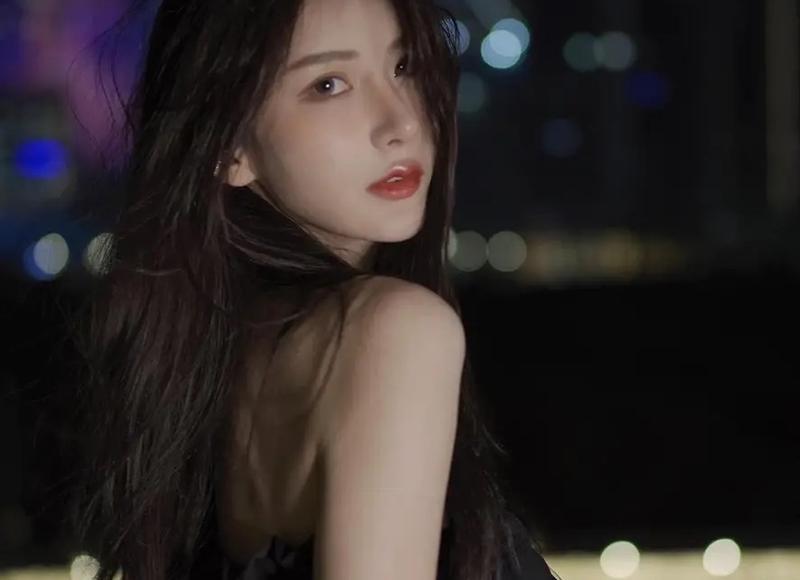 女生陪你聊天到很晚但不主动找你，意味着什么？