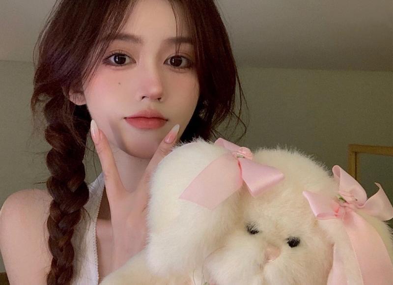 和高冷女生聊天找不到话题怎么办? 和高冷女生聊天找不到话题怎么办?