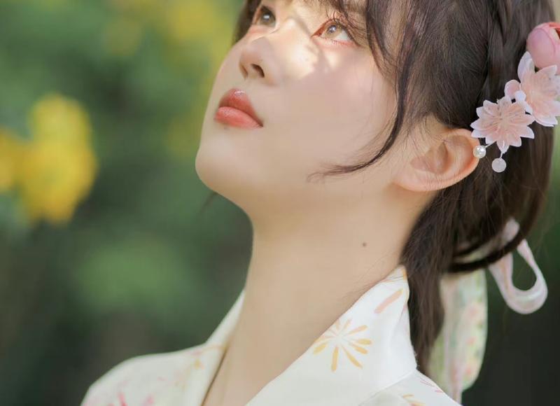 和女生的128个聊天话题 每个话题都好聊 和女生的128个聊天话题 每个话题都好聊