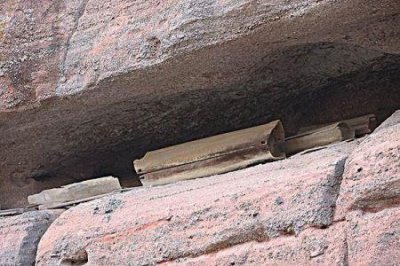 ​世界未解之谜佛祖庙之谜，千佛山庙内1200斤大钟是如何运上山的