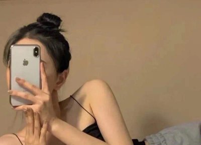 ​52岁独居的女人坦言：无儿无女，别再问我老了咋办？活好当下最好