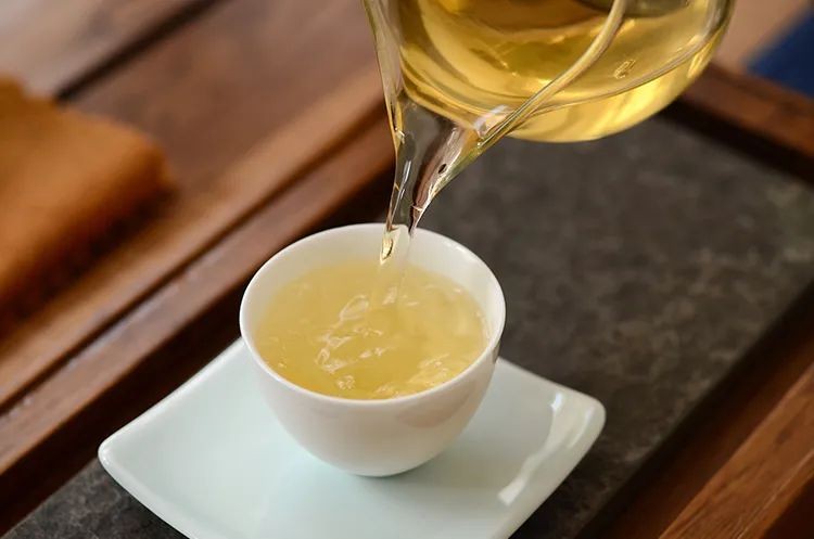 白莺山古树茶特点(花蜜香清香独绝越喝越通透)