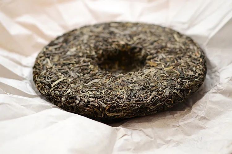 白莺山古树茶特点(花蜜香清香独绝越喝越通透)