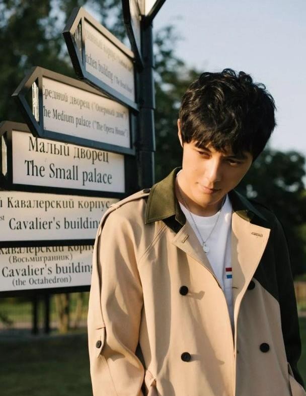 和井柏然最好的富二代？背景强大的皇亲贵族！宝藏男孩现在才红？