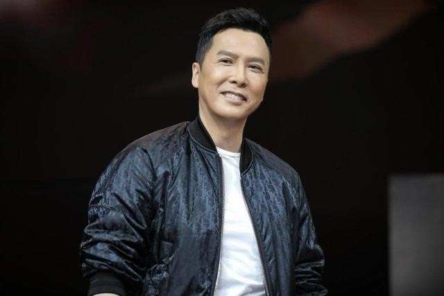 女星被大佬哄去多人运动爆料(甄子丹曾为万绮雯出气打伤流氓)