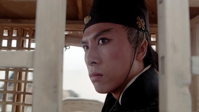 女星被大佬哄去多人运动爆料(甄子丹曾为万绮雯出气打伤流氓)