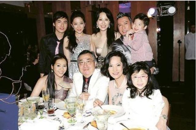 女星被大佬哄去多人运动爆料(甄子丹曾为万绮雯出气打伤流氓)