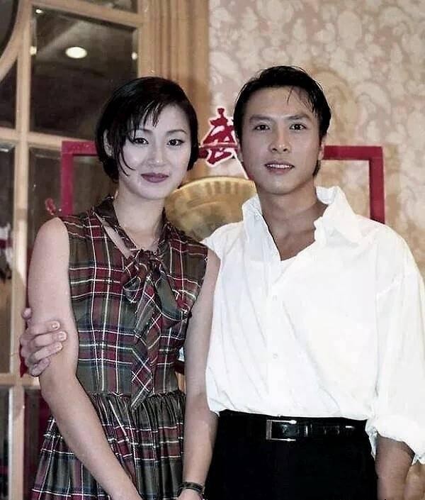 女星被大佬哄去多人运动爆料(甄子丹曾为万绮雯出气打伤流氓)