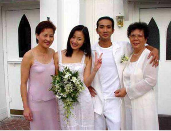 女星被大佬哄去多人运动爆料(甄子丹曾为万绮雯出气打伤流氓)